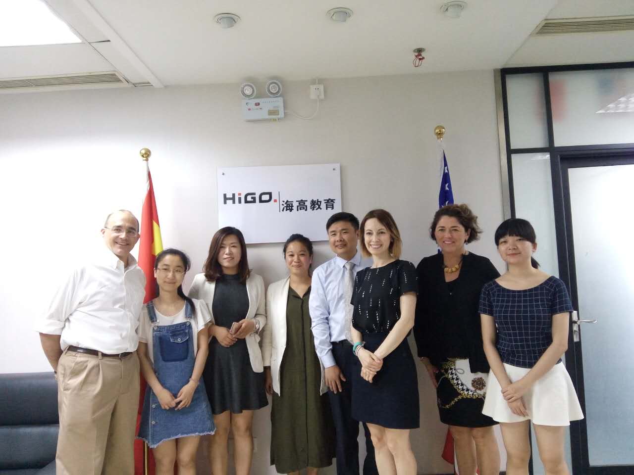 6��19������������ѧ���Ի�Բ������