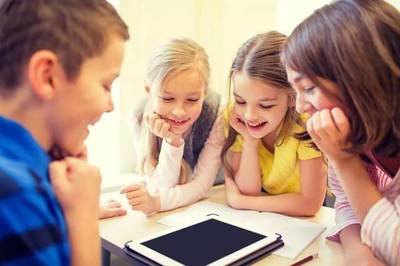 Ӣ���������Է�չѧ�����˲���Ϊּ