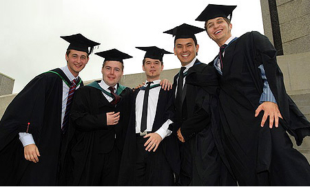 Ӣ�����Ŵ�ѧ��ϲ������ѧ������